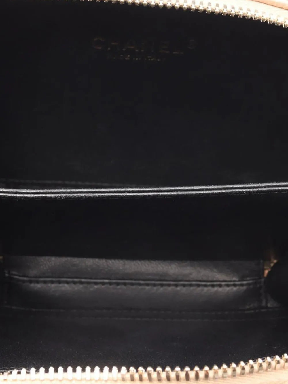 Pre-OwnedCHANEL Pre-Owned2018-2019 Small Caviar CC Filigree Vanity Case satchel