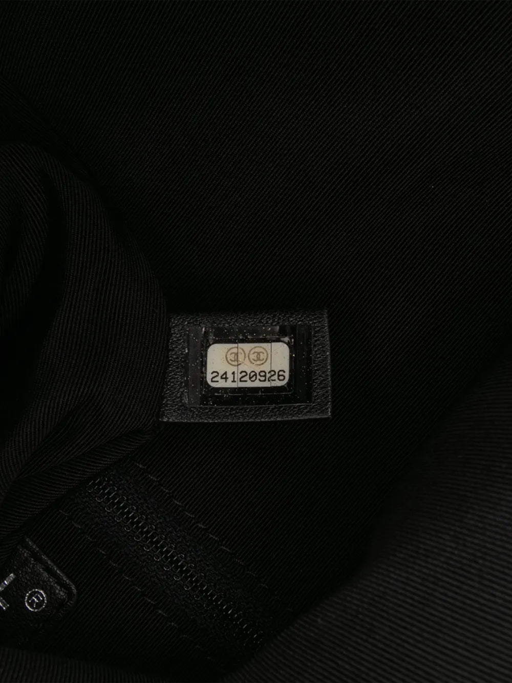 Pre-OwnedCHANEL Pre-Owned2017-2018 CC Quilted Lambskin Grip clutch bag