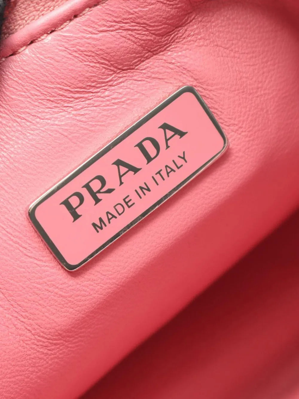 Pre-OwnedPrada Pre-Owned2019-2025 Nappa Soft Padded Re Edition 2005 satchel