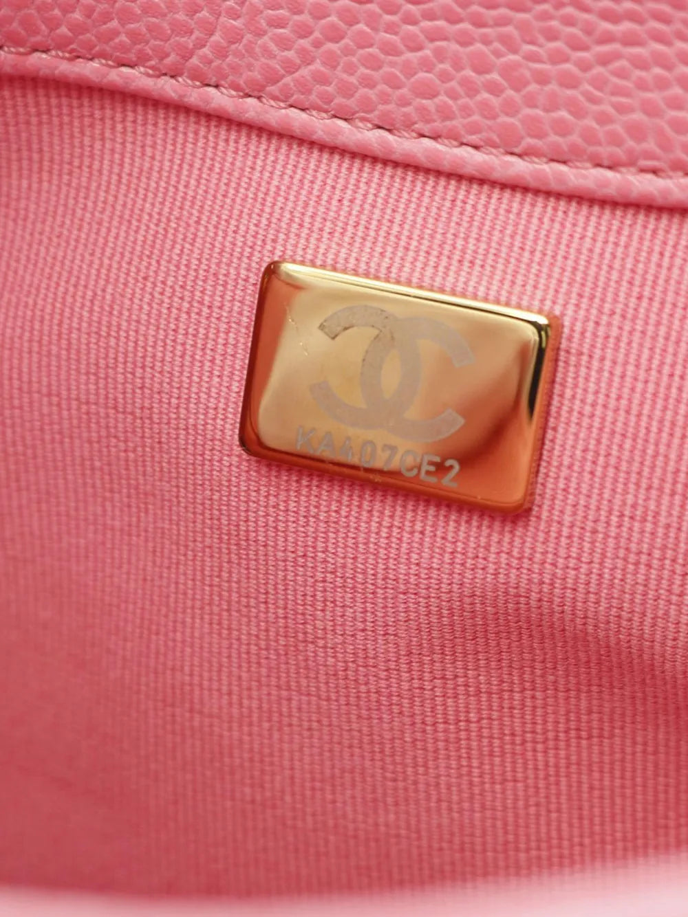 Pre-OwnedCHANEL Pre-Owned2021-2025 Mini Quilted Caviar CC Messenger Flap crossbody bag