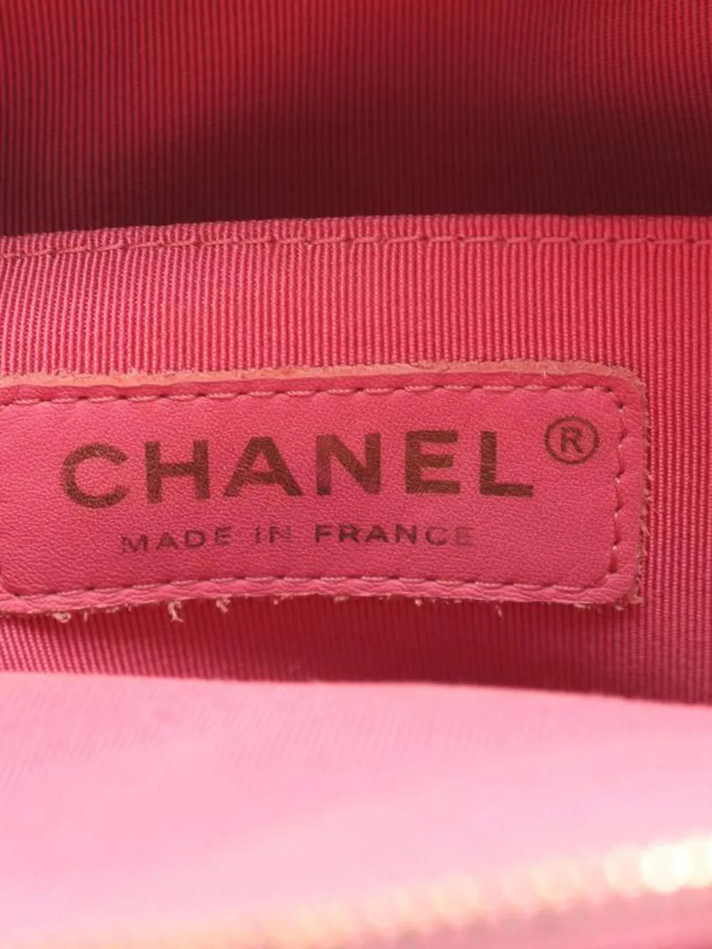 Pre-OwnedCHANEL Pre-Ownedchain-detail diamond-quilted backpack