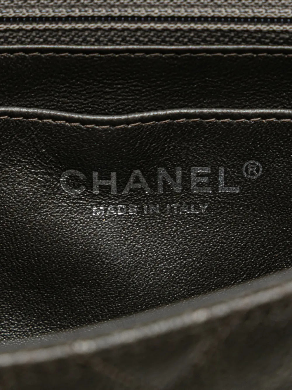 Pre-OwnedCHANEL Pre-Owned2015-2016 Mini Rectangular Classic Metallic Caviar Single Flap crossbody bag