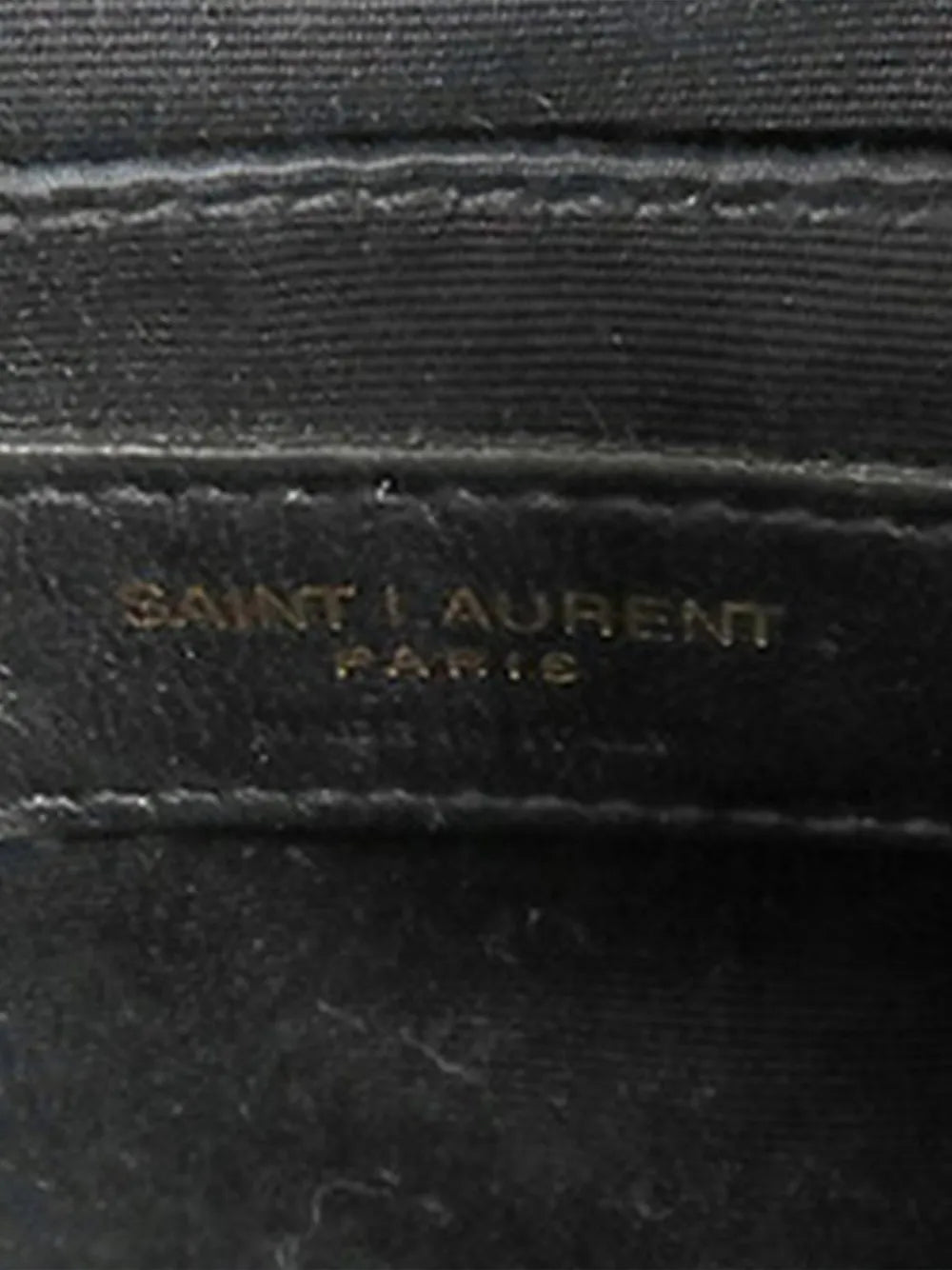 Pre-OwnedSaint Laurent Pre-Owned2013-2025 Grain De Poudre Chevron Round Vinyle Camera Bag crossbody bag