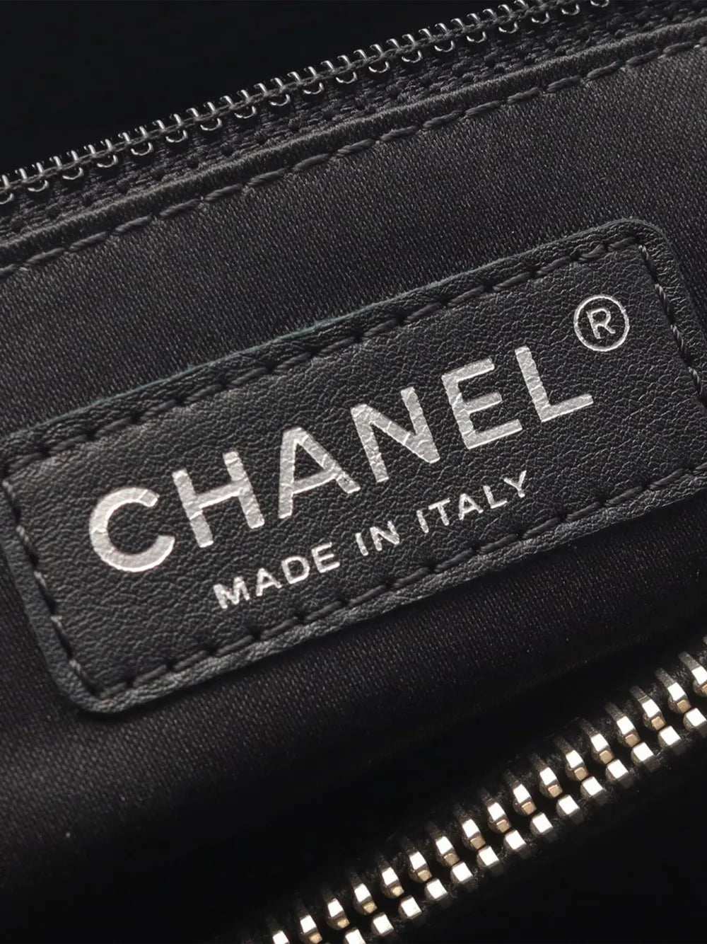 Pre-OwnedCHANEL Pre-Owned2014 Caviar Grand Shopping tote bag