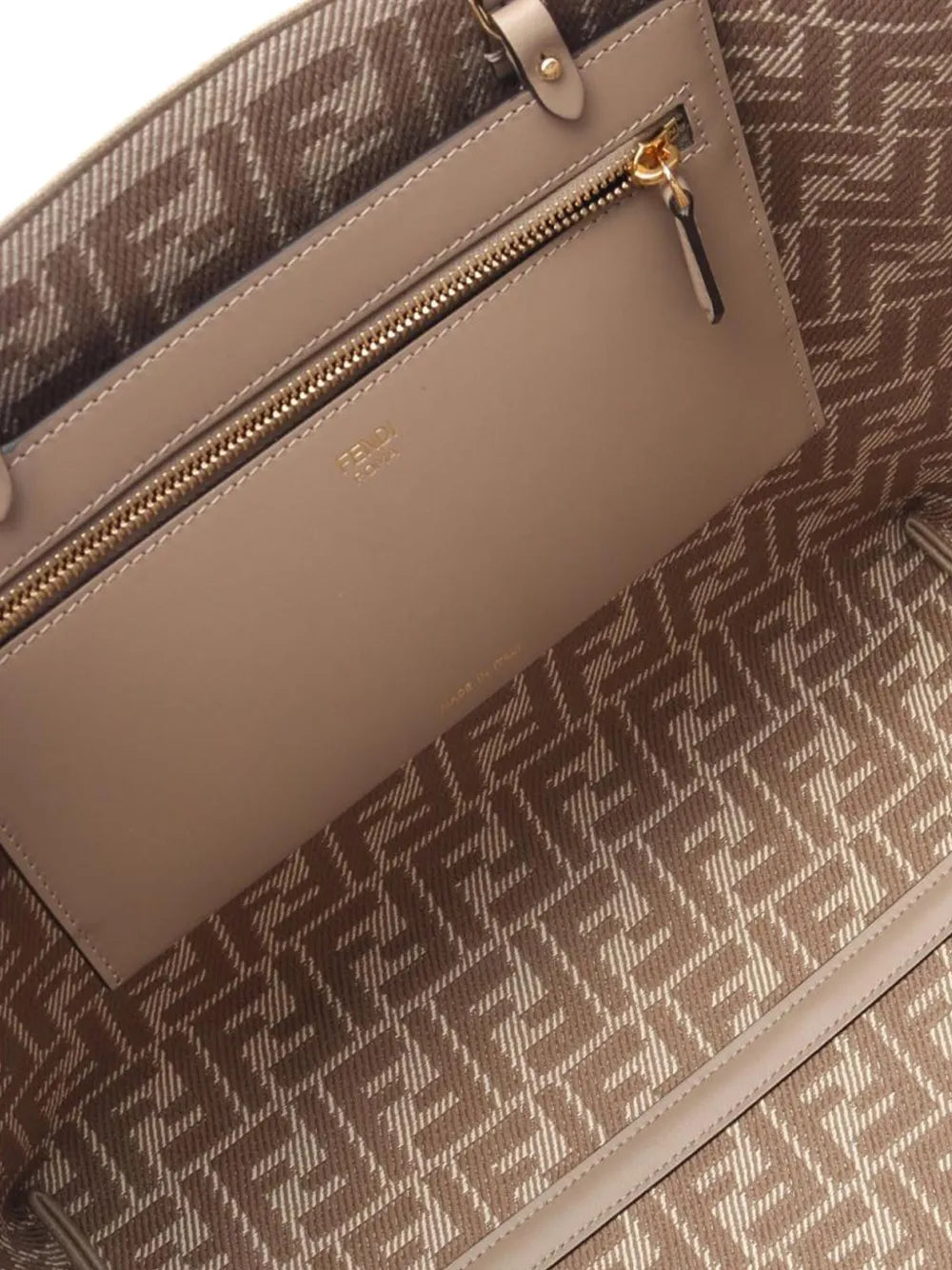Pre-OwnedFendi Pre-Owned2018-2025 Large Zucca Canvas Pequin Striped Reversible Roll tote bag