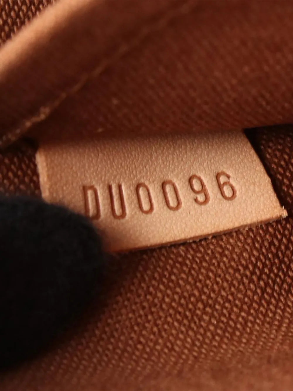 Pre-OwnedLouis Vuitton Pre-Owned2006 Monogram Bosphore Messenger GM crossbody bag