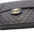 Pre-OwnedCHANEL Pre-Owned1991-1994 Decamatlassé quilted shoulder bag