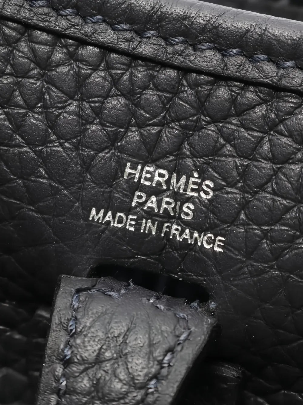 Pre-OwnedHermre-Owned2024 Evelyn Amazone 16 perforated-logo shoulder bag