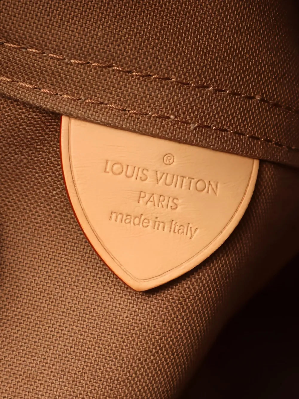 Pre-OwnedLouis Vuitton Pre-Owned2021 Atlantis Monogram tote bag