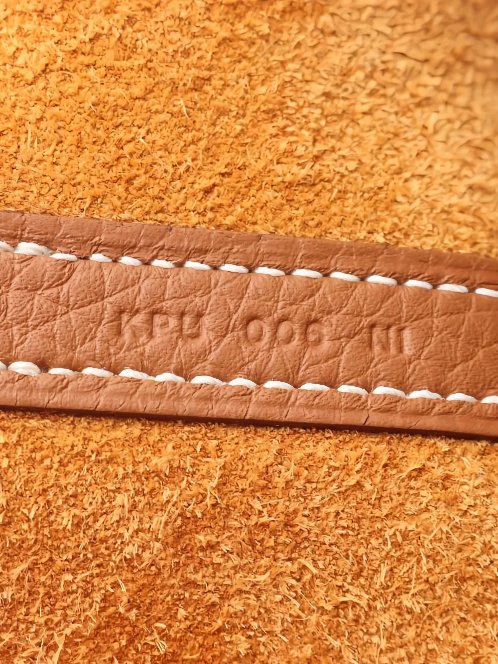 Pre-OwnedHermès Pre-Owned2025 lock leather handbag