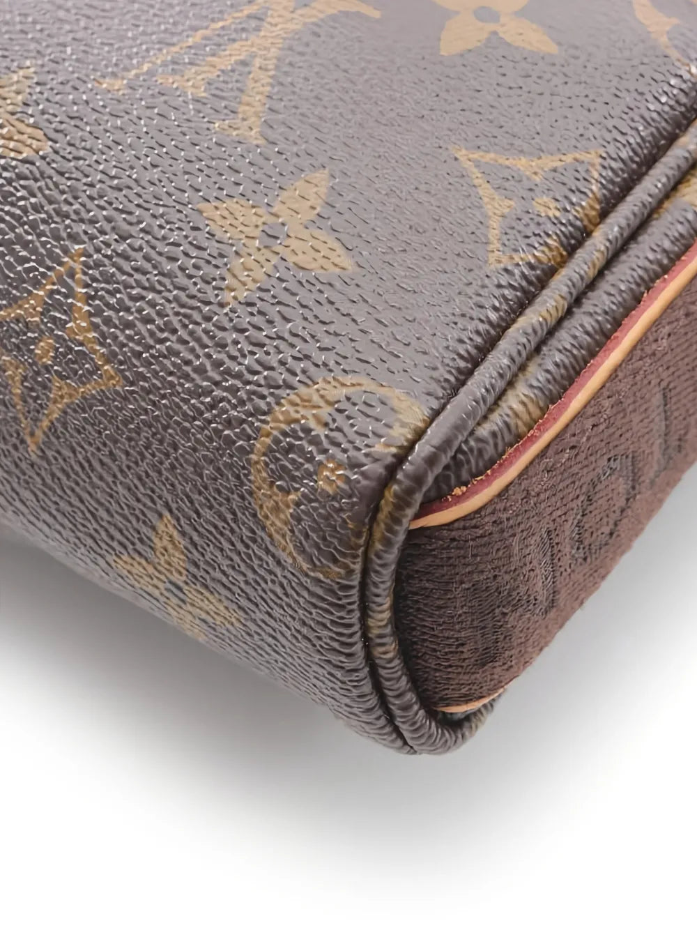 Pre-OwnedLouis Vuitton Pre-OwnedTrotteur Beaubourg shoulder bag