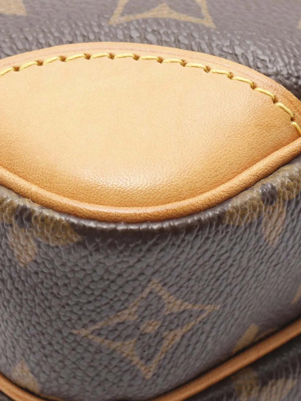 Pre-OwnedLouis Vuitton Pre-Owned2009 Monogram Amazone crossbody bag
