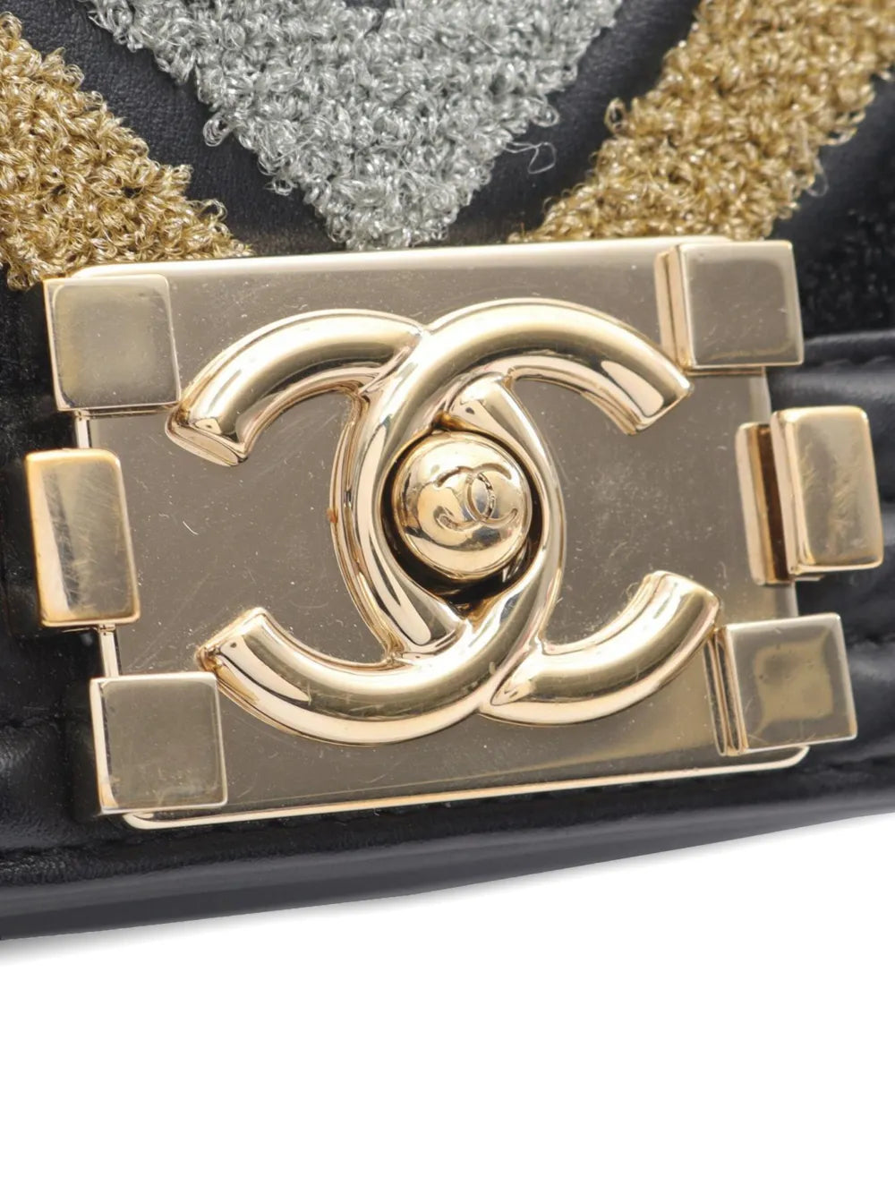 Pre-OwnedCHANEL Pre-Owned2019 Small Chevron Tweed and Lambskin Boy Flap crossbody bag