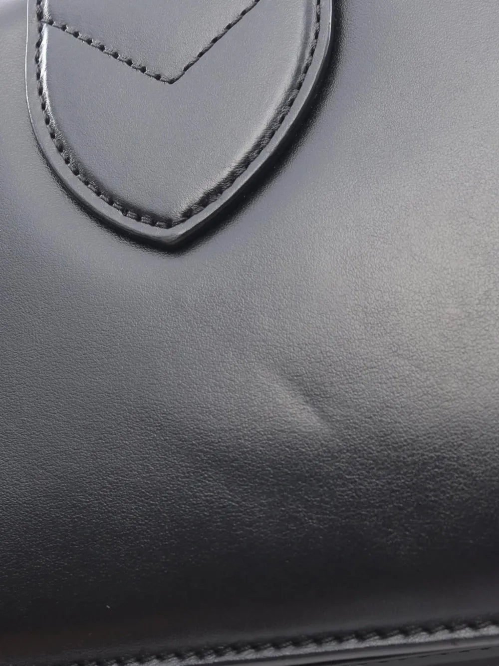 Pre-OwnedLouis Vuitton Pre-Owned2020 Calfskin LV Pont 9 Soft MM crossbody bag