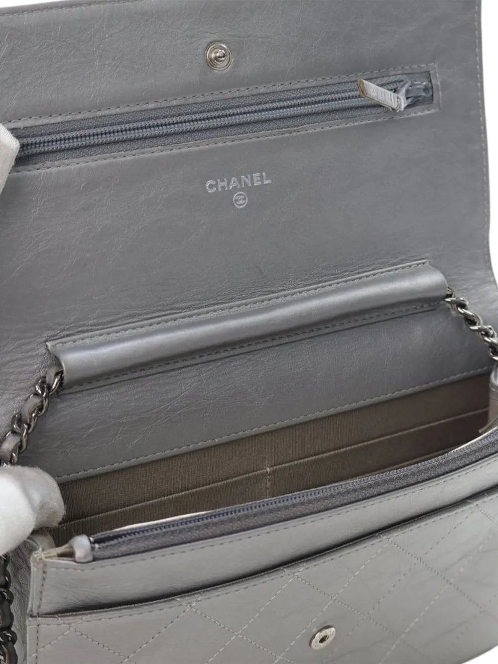 Pre-OwnedCHANEL Pre-Owned2011 CC Quilted Aged Calfskin Wallet On Chain crossbody bag