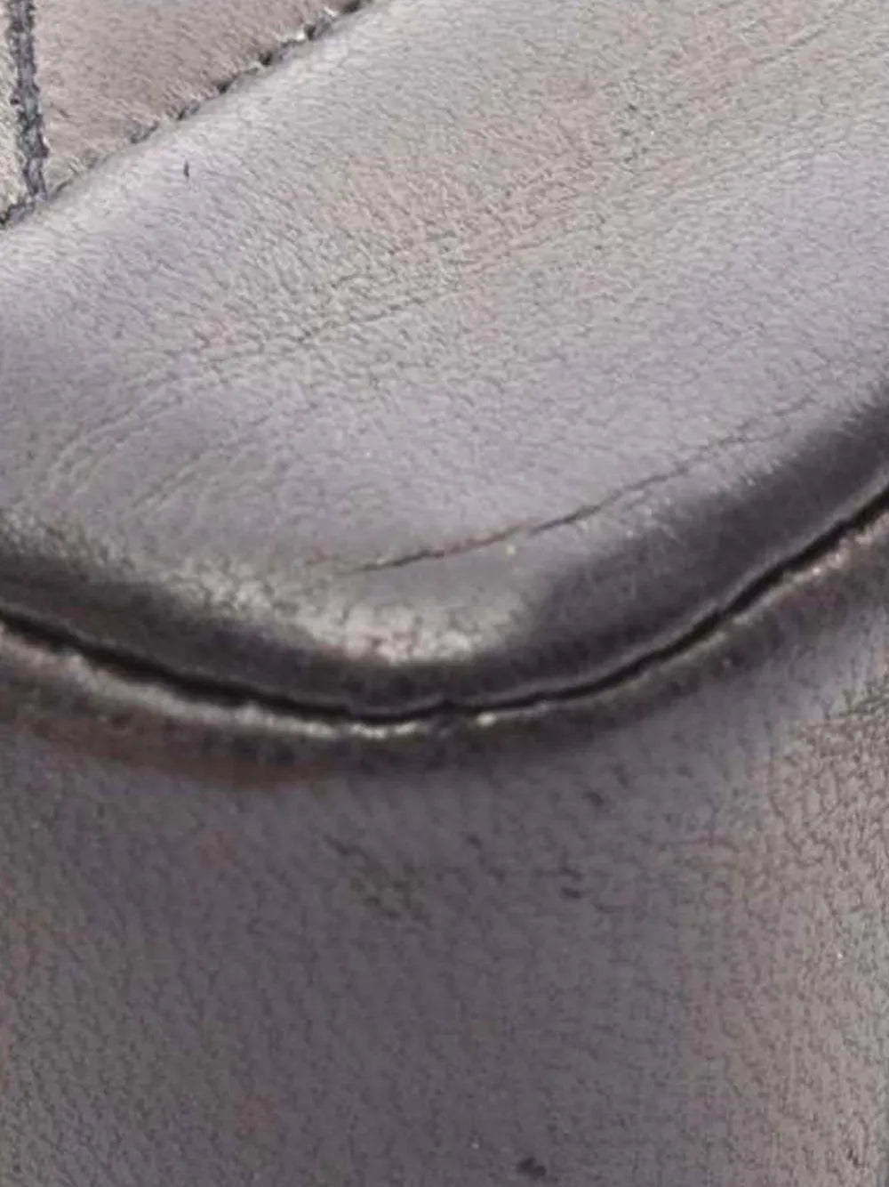 Pre-OwnedCHANEL Pre-Owned1994-1996 Medium Lambskin Diana Flap crossbody bag