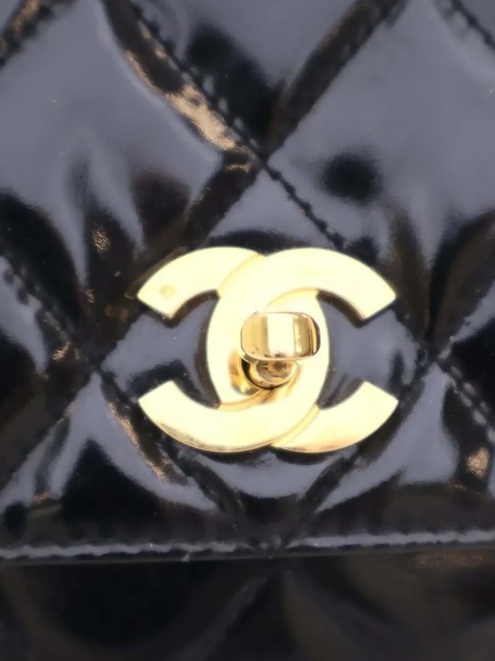 Pre-OwnedCHANEL Pre-Owned1996-1997 CC Quilted Patent backpack