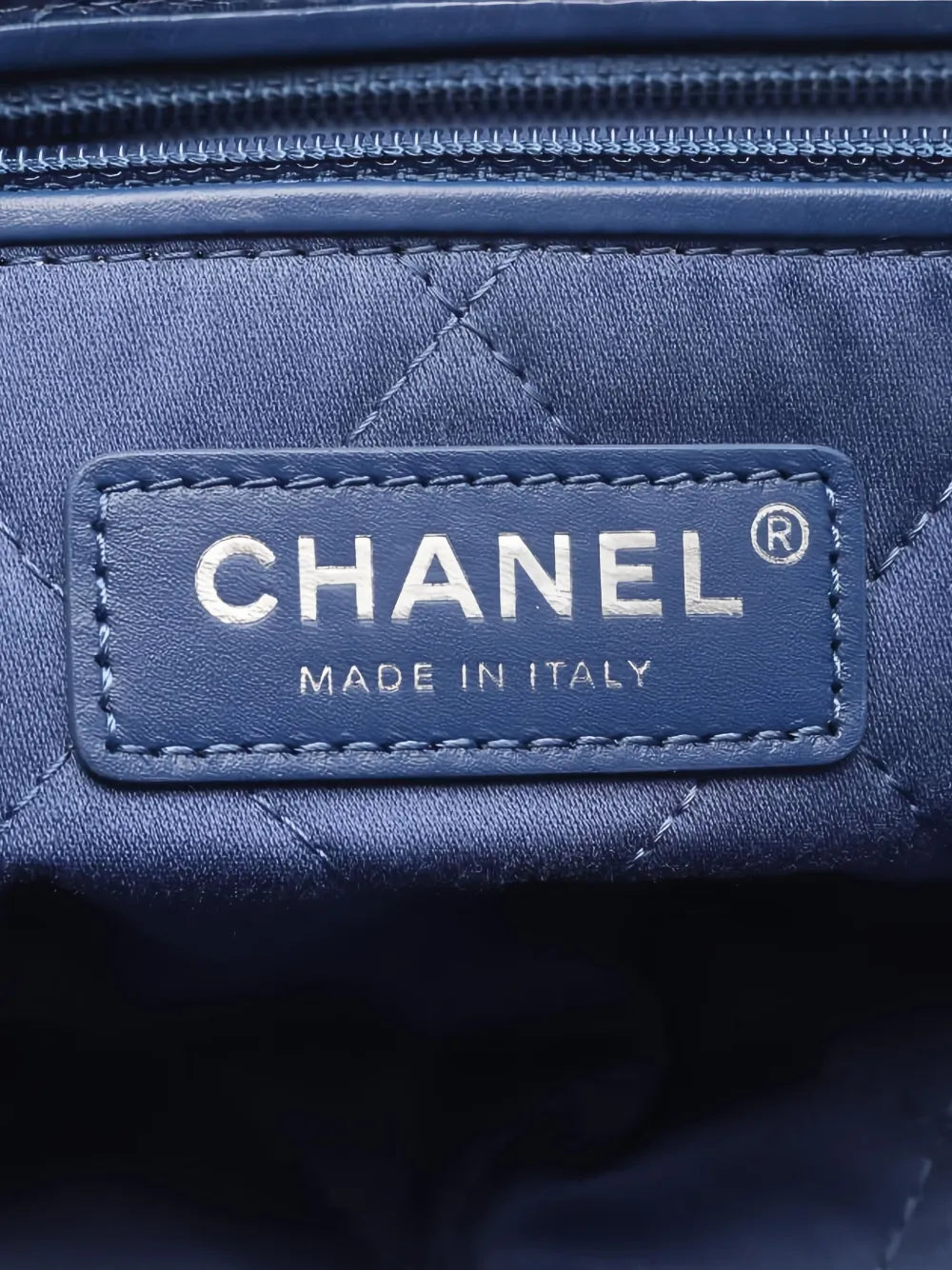 Pre-OwnedCHANEL Pre-Owned2021s small Chanel 22 denim shoulder bag