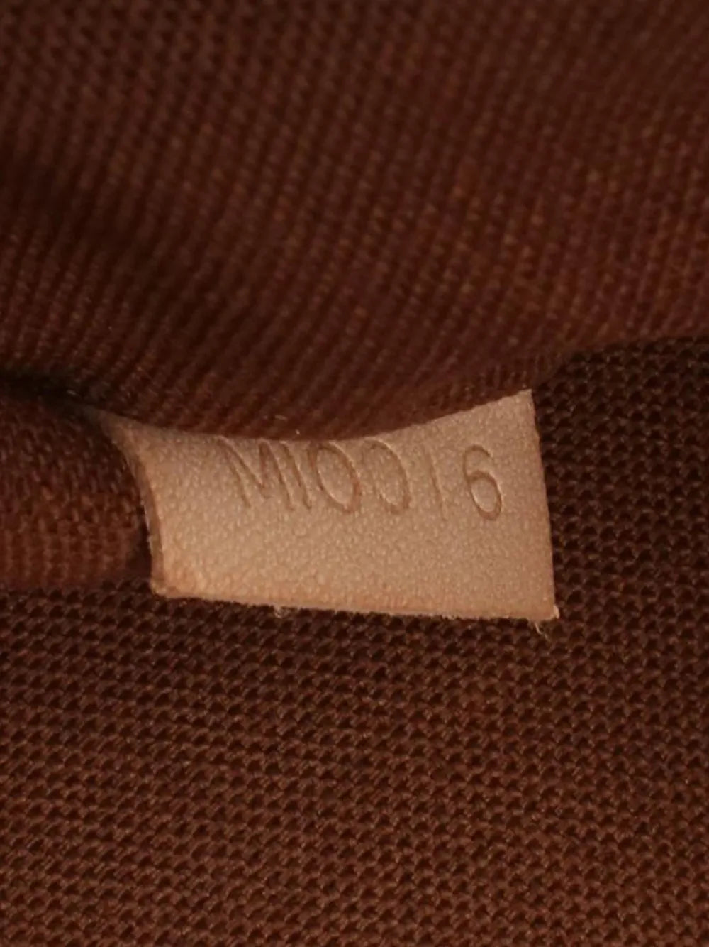 Pre-OwnedLouis Vuitton Pre-Owned2006 Monogram Bosphore Pochette crossbody bag