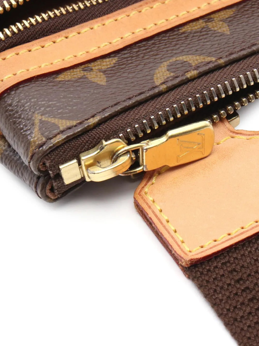 Pre-OwnedLouis Vuitton Pre-Owned2006 Monogram Bosphore Pochette crossbody bag