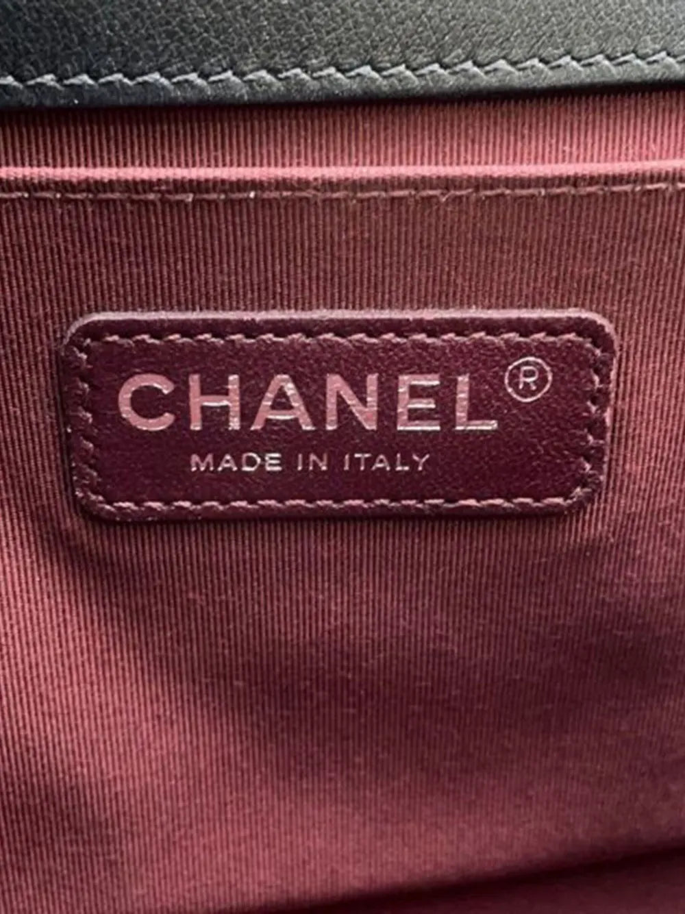 Pre-OwnedCHANEL Pre-Owned2014 Old Medium Quilted Velvet Stitched Boy Flap crossbody bag