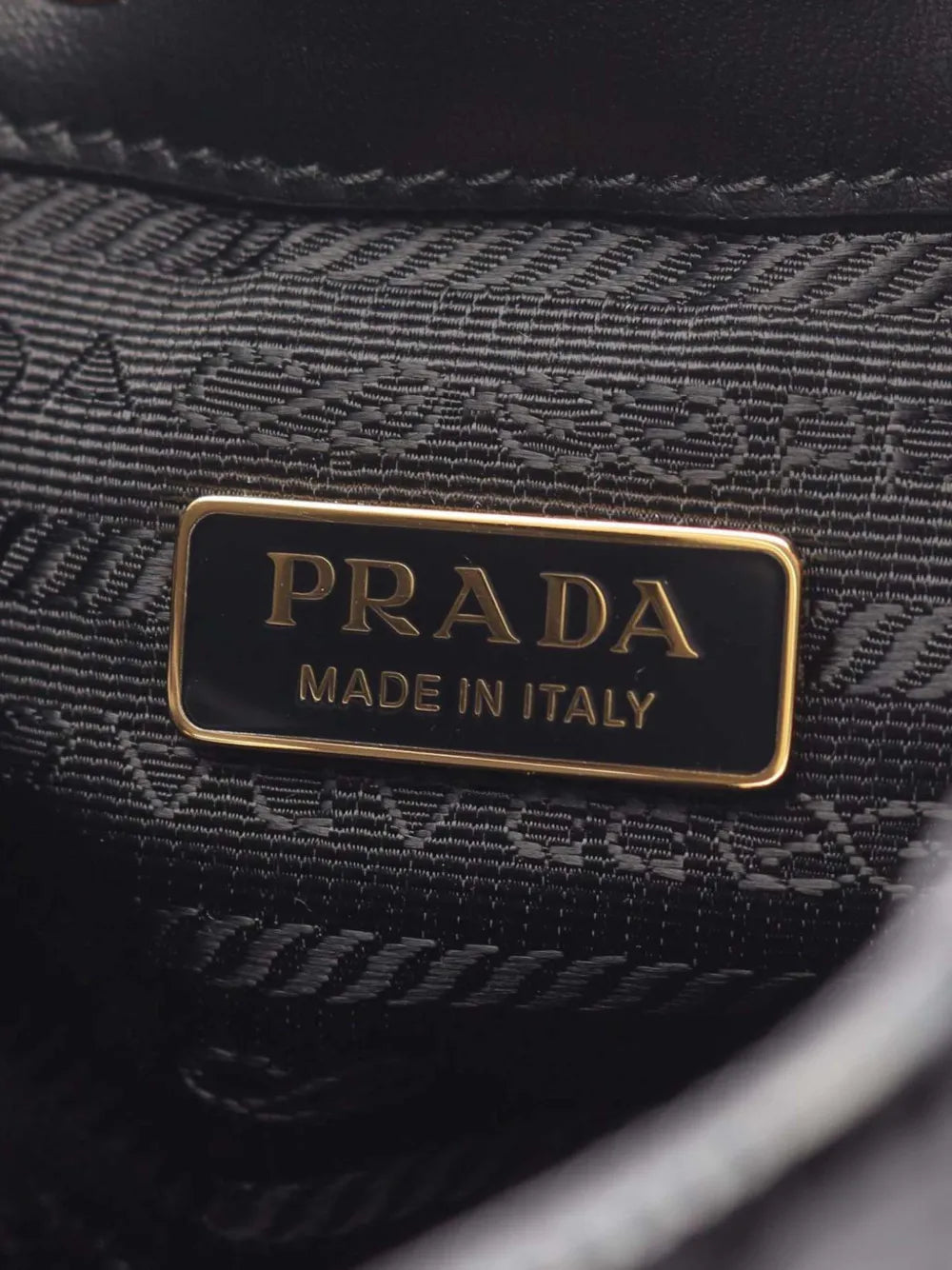 Pre-OwnedPrada Pre-Owned2013-2025 Patent Duet bucket bag