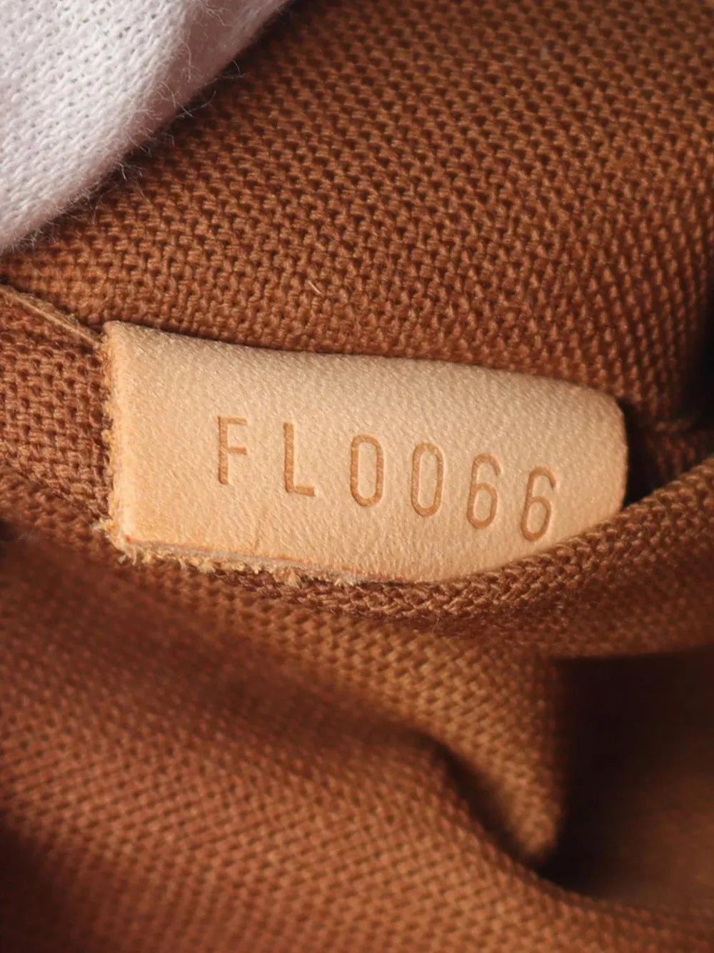Pre-OwnedLouis Vuitton Pre-Owned2008 Monogram Lockit PM handbag