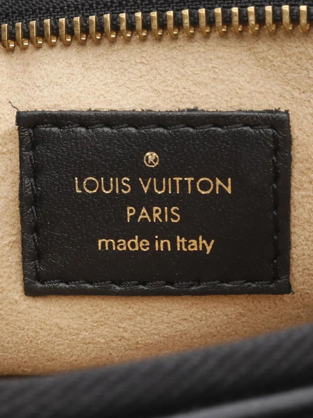 Pre-OwnedLouis Vuitton Pre-Owned2021-2025 Troca PM crossbody bag