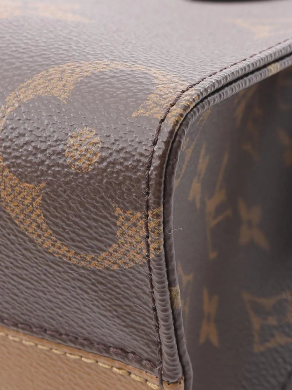 Pre-OwnedLouis Vuitton Pre-Owned2021-2025 Monogram Reverse Giant OnTheGo PM satchel