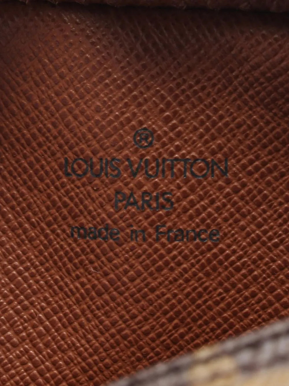 Pre-OwnedLouis Vuitton Pre-Owned2004 Monogram Danube crossbody bag