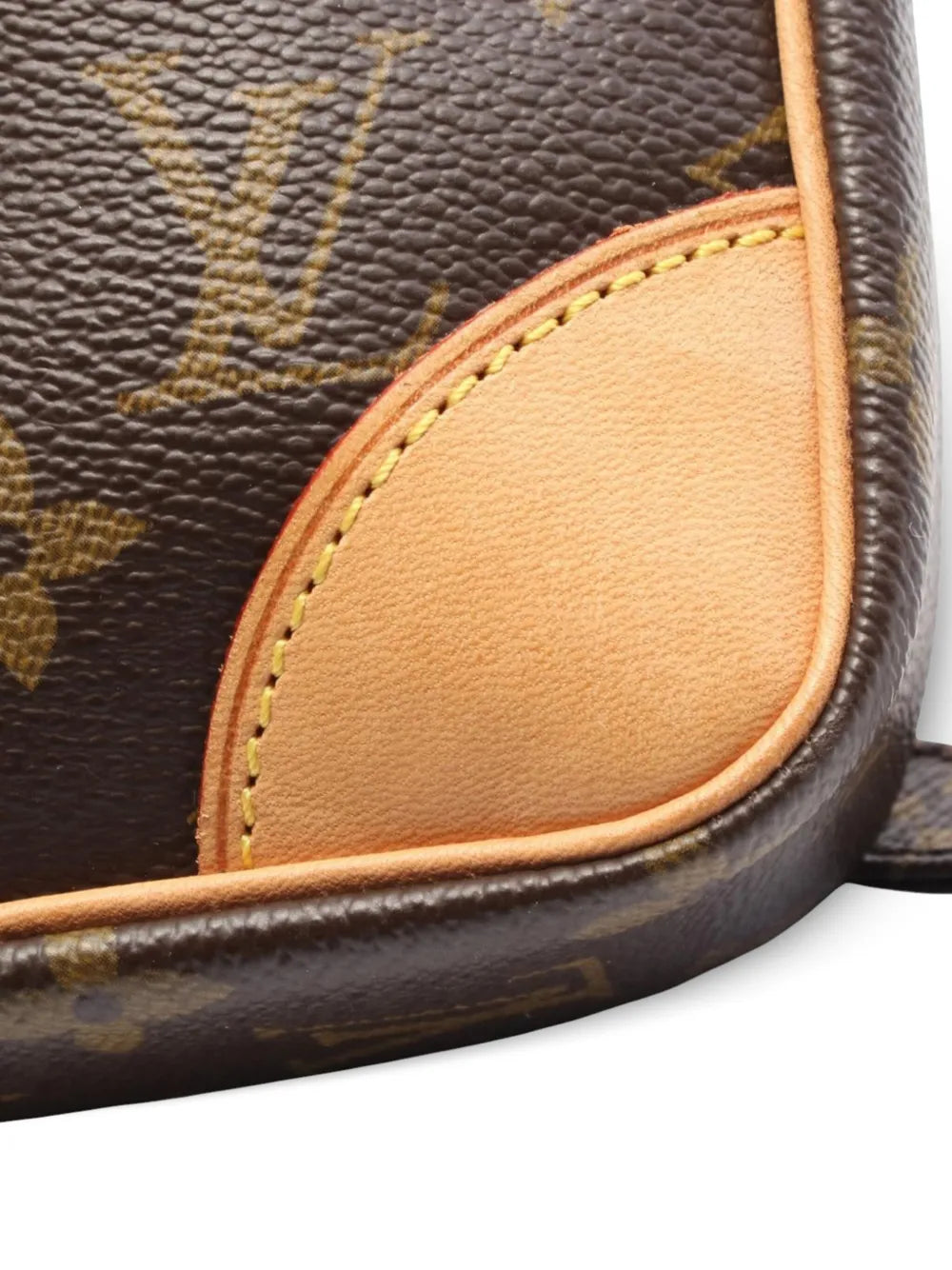 Pre-OwnedLouis Vuitton Pre-Owned2004 Monogram Danube crossbody bag