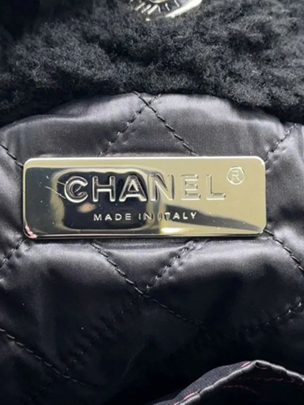 Pre-OwnedCHANEL Pre-Owned2019 Shearling Coco Neige Tote satchel