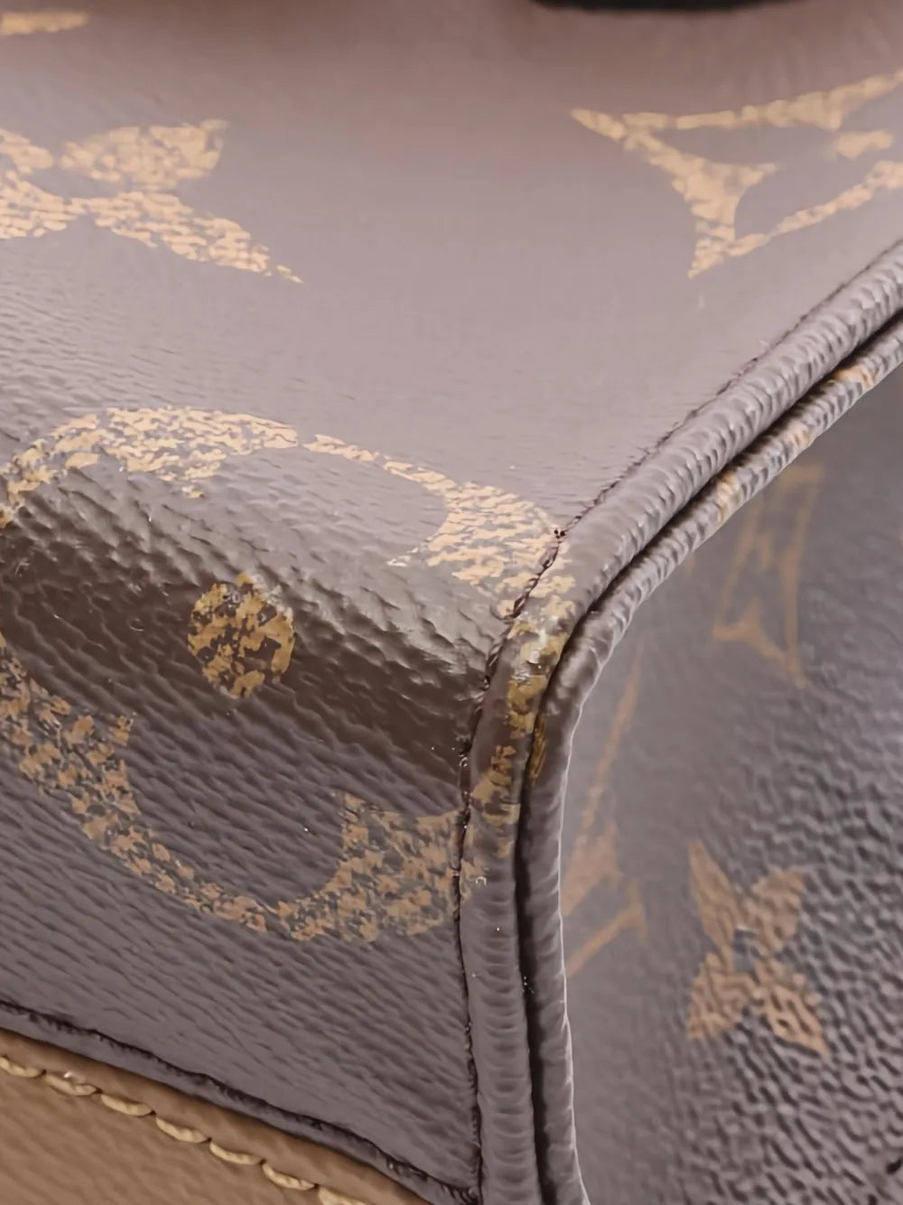 Pre-OwnedLouis Vuitton Pre-Owned2021 On the Go BB tote bag