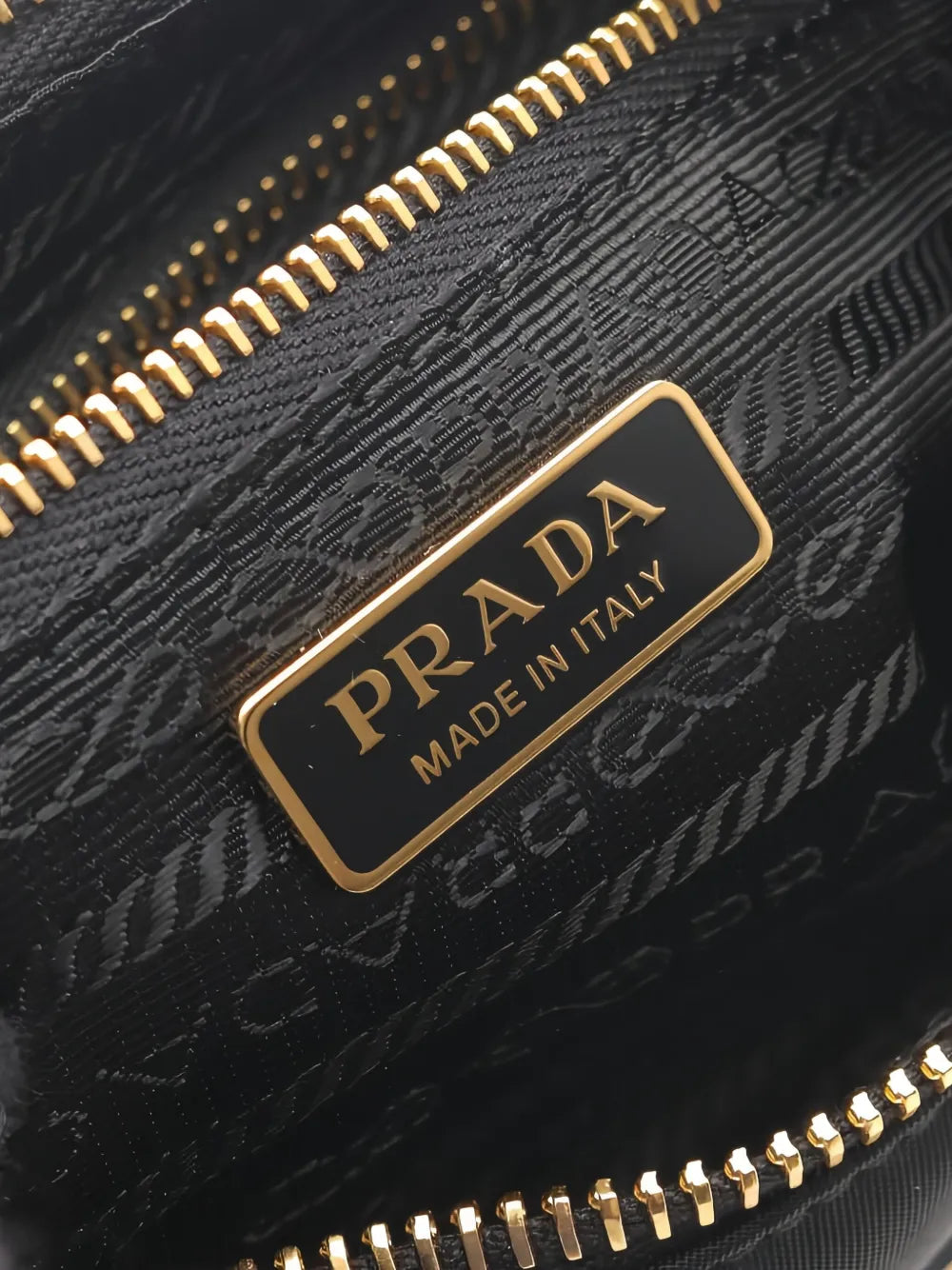 Pre-OwnedPrada Pre-Owned2020s Re-Edition 2005 mini bag