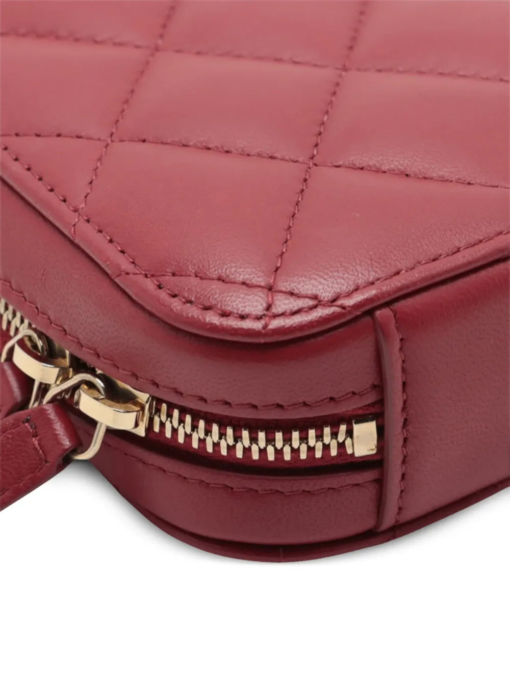 Pre-OwnedCHANEL Pre-Owned2019 CC Quilted Lambskin Zip Phone Case crossbody bag