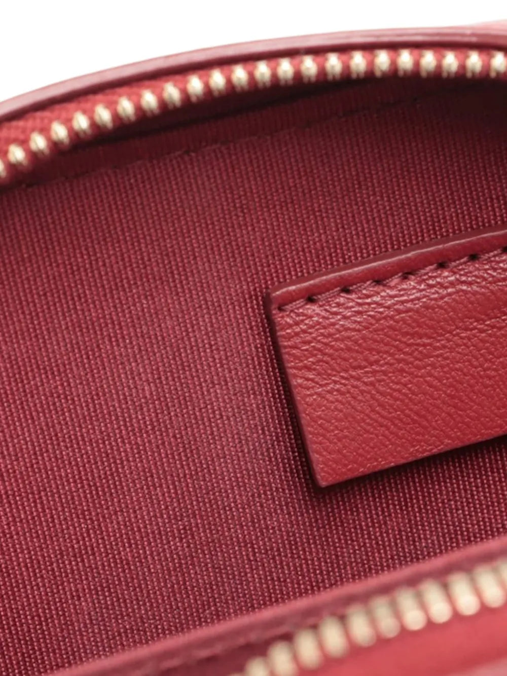 Pre-OwnedCHANEL Pre-Owned2019 CC Quilted Lambskin Zip Phone Case crossbody bag