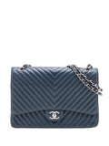 Pre-OwnedCHANEL Pre-Owned2016-2017 Maxi Classic Chevron Caviar Double Flap shoulder bag