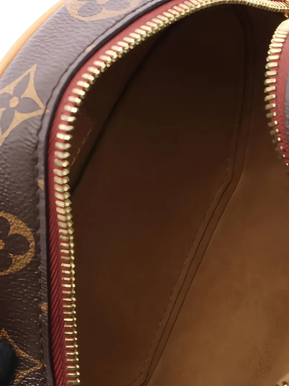 Pre-OwnedLouis Vuitton Pre-Owned2010s Boite Chapeau Souple PM Monogram mini bag