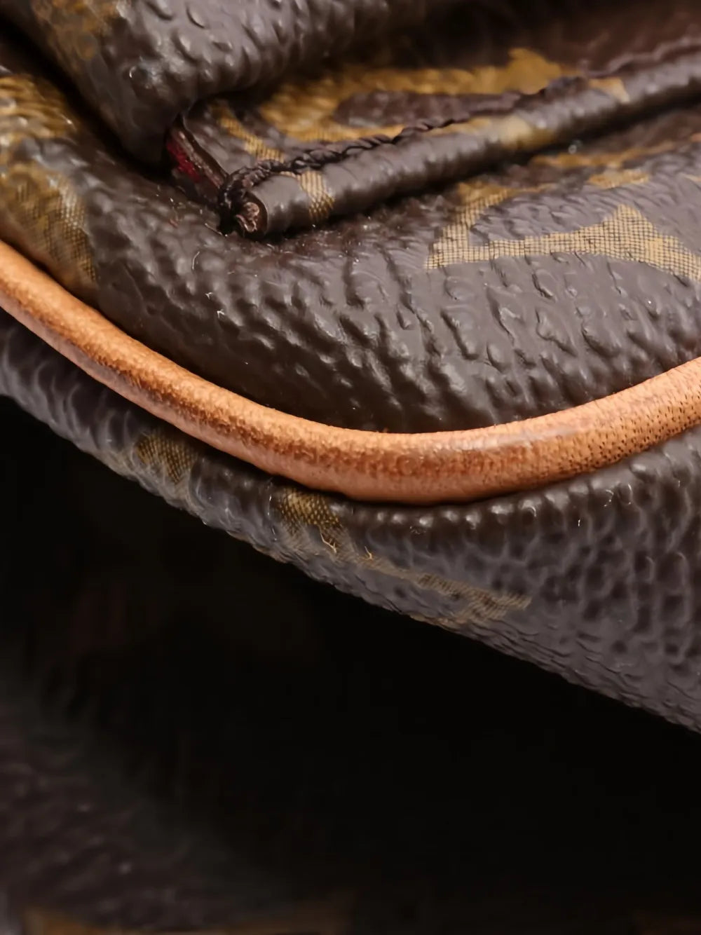 Pre-OwnedLouis Vuitton Pre-Owned2004 monogram viva cite pm crossbody bag