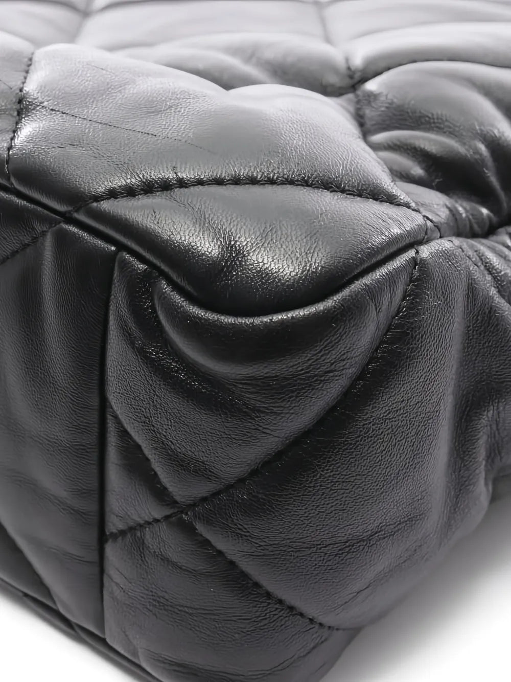 Pre-OwnedCHANEL Pre-Ownedquilted 19 shoulder bag