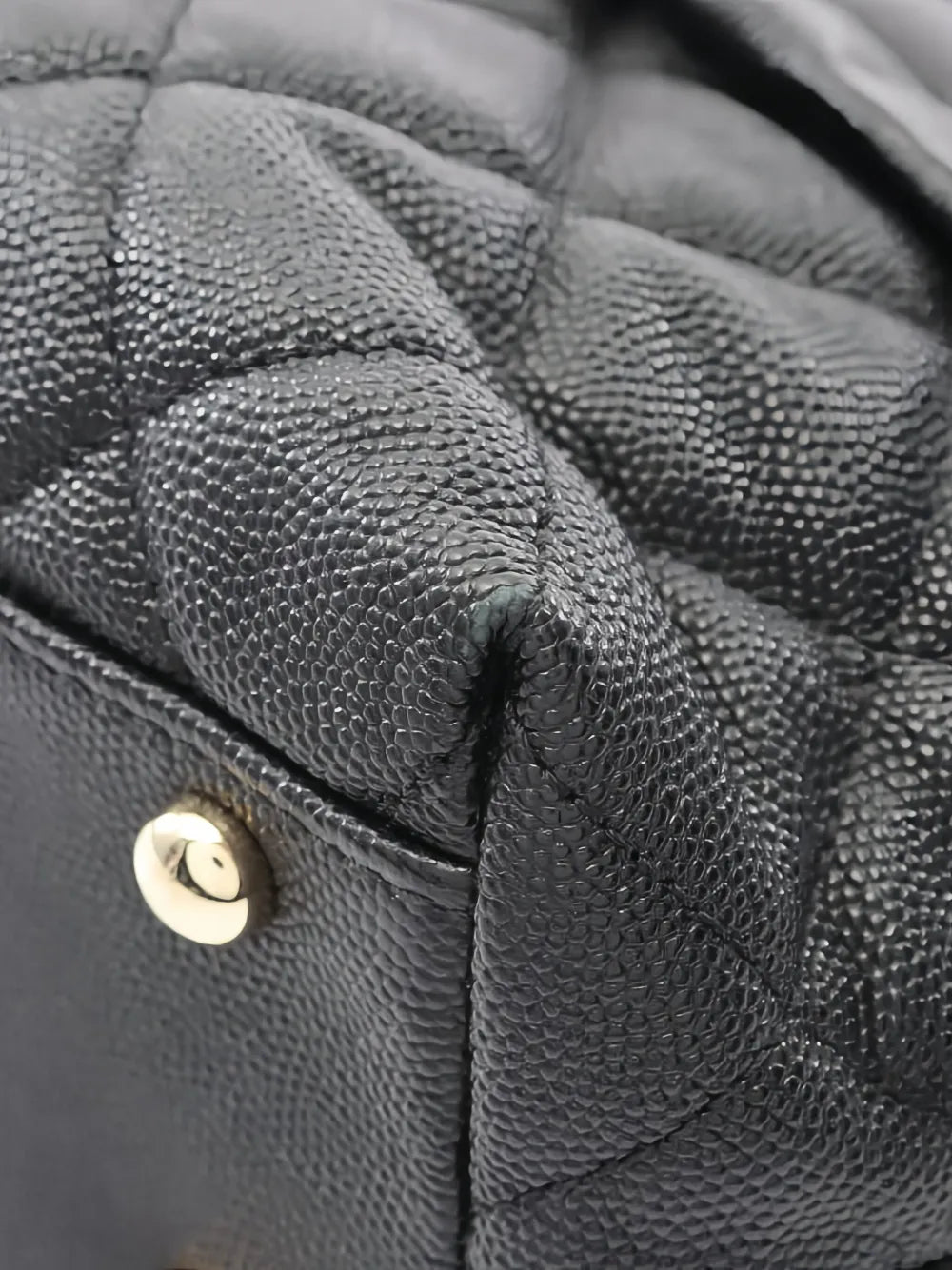 Pre-OwnedCHANEL Pre-Owned2019 diamond-quilting shoulder bag