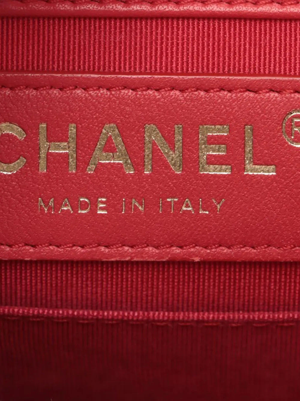 Pre-OwnedCHANEL Pre-Owned2019 Quilted Lambskin North South Boy Flap crossbody bag