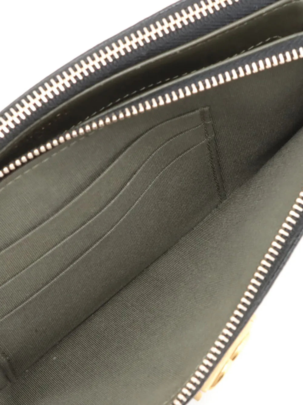 Pre-OwnedCHANEL Pre-Owned2016-2017 Small Quilted Caviar Boy Clutch With Chain crossbody bag