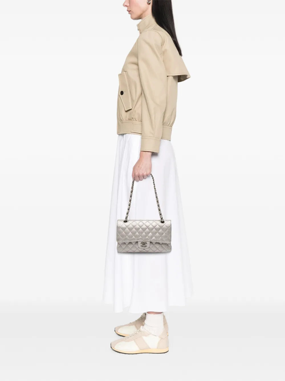 Pre-OwnedCHANEL Pre-Owned2017-2018 Medium Classic Iridescent Caviar Double Flap shoulder bag