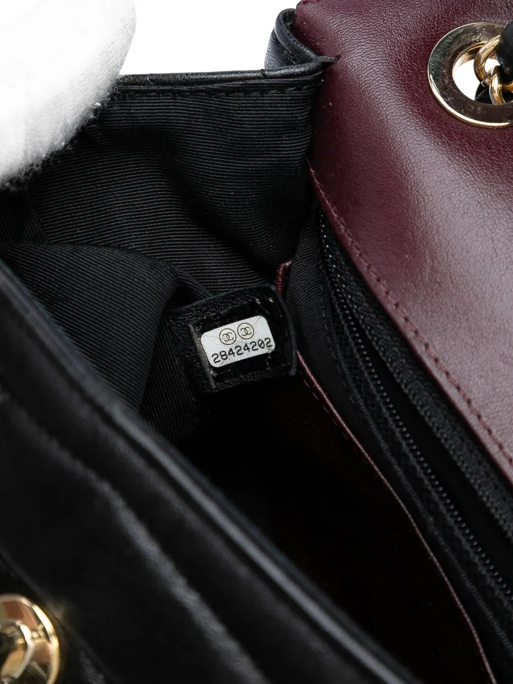 Pre-OwnedCHANEL Pre-Owned2019 Small Chevron Shiny Lambskin Miroir Flap Bag crossbody bag