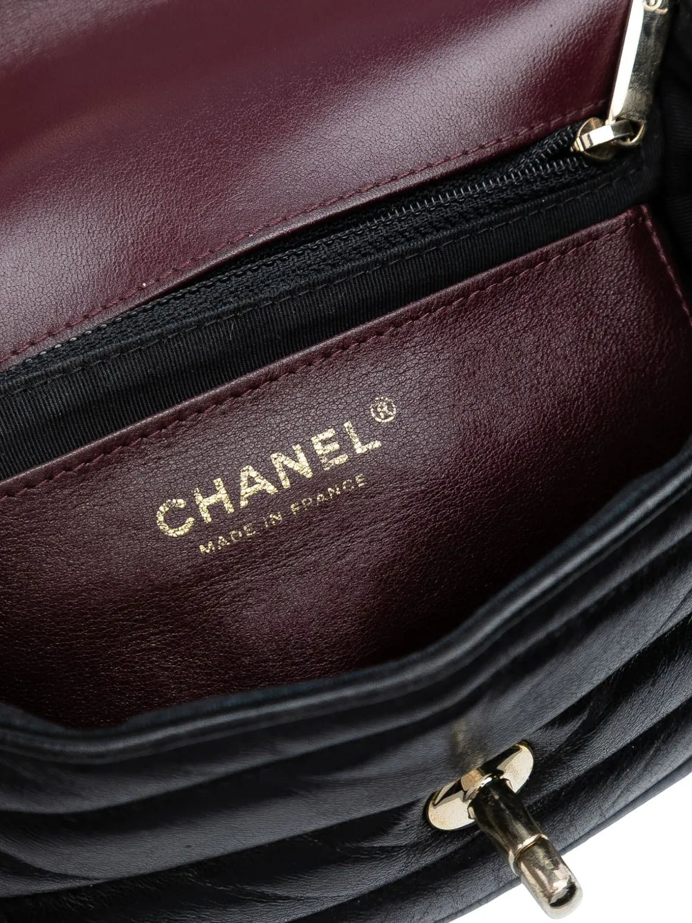 Pre-OwnedCHANEL Pre-Owned2019 Small Chevron Shiny Lambskin Miroir Flap Bag crossbody bag