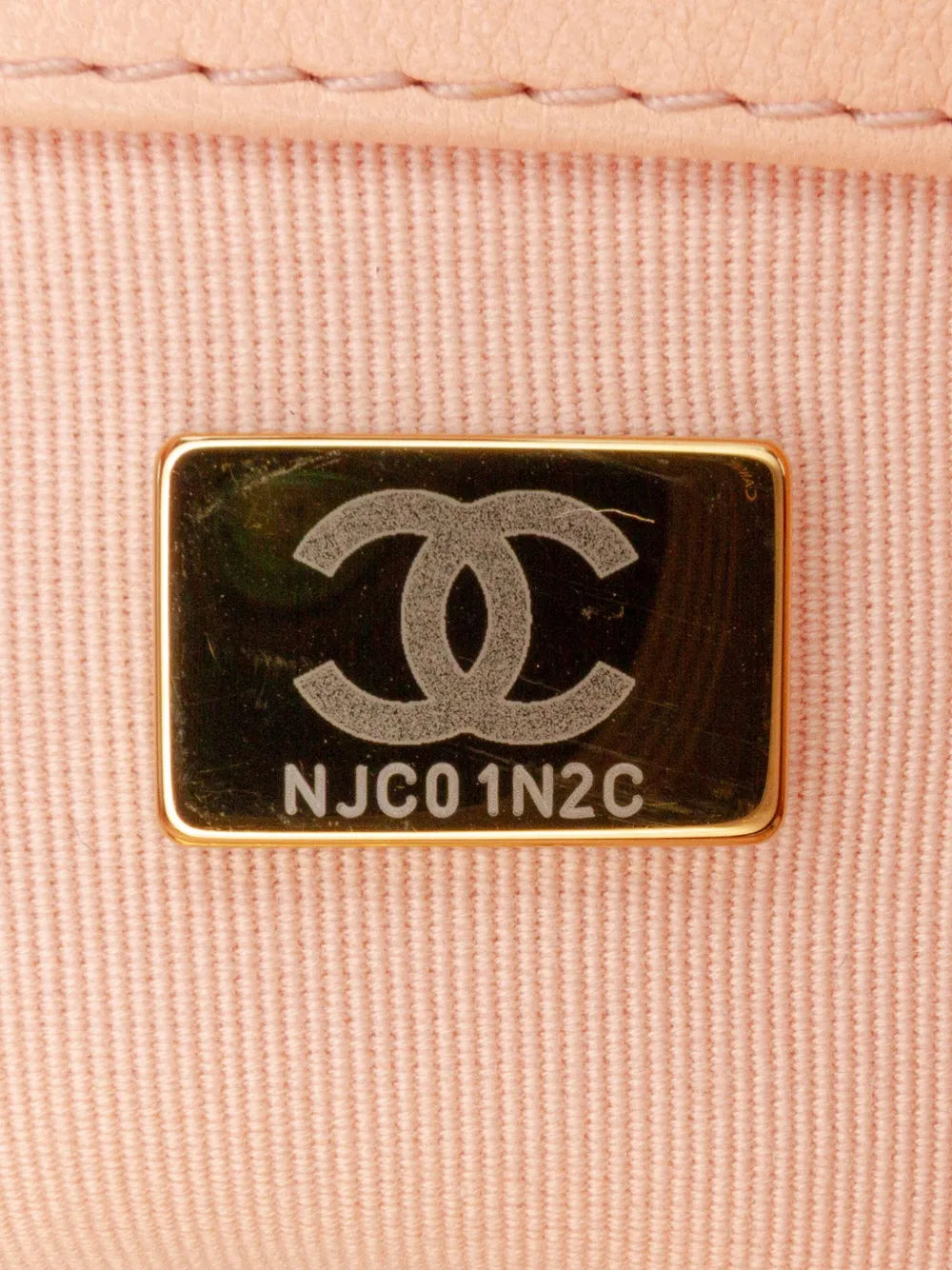 Pre-OwnedCHANEL Pre-Owned2021-2025 Medium Lambskin 19 Flap satchel