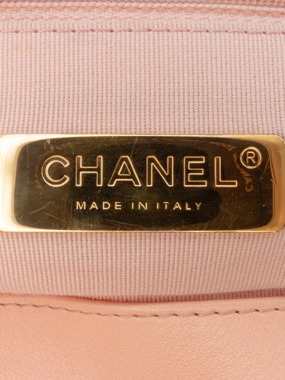 Pre-OwnedCHANEL Pre-Owned2021-2025 Medium Lambskin 19 Flap satchel