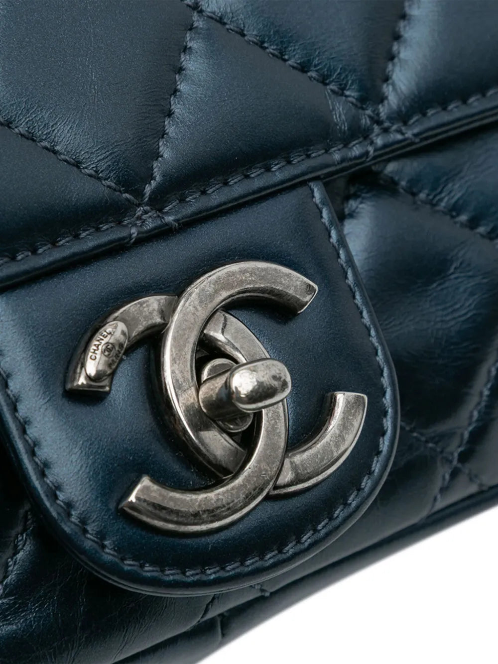 Pre-OwnedCHANEL Pre-Owned2016-2017 Medium Quilted Glazed Calfskin Coco Pleats Flap crossbody bag