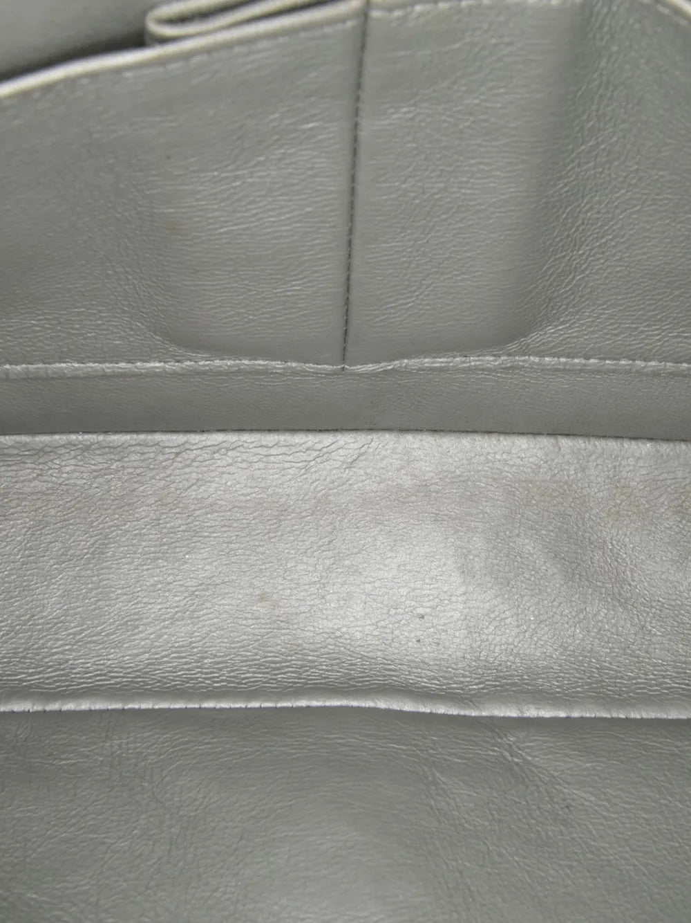 Pre-OwnedCHANEL Pre-Owned2011 Medium Classic Iridescent Calfskin Double Flap shoulder bag